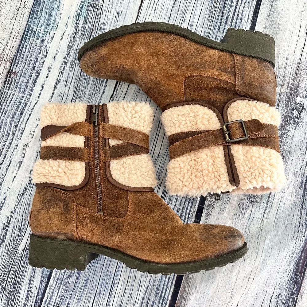 UGG Women’s Blayre Boot Shearling-Lined Leather Boots